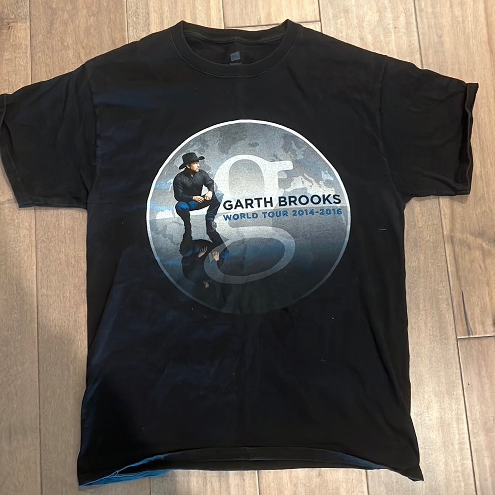 Garth Brooks Convert Tee - Men’s Medium